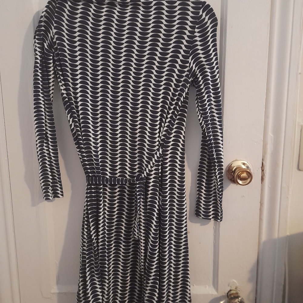Dress - Picture 3 of 5